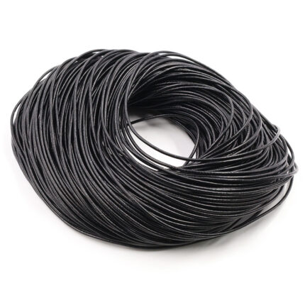 Corde en cuir tressé. Corde en cuir rond véritable