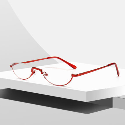 Lunettes de lecture portatives en forme de demi-lune à la mode pour femmes