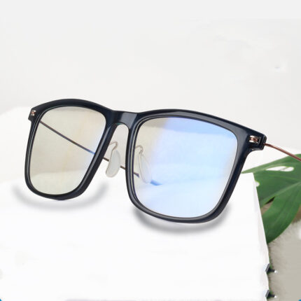 Lunettes tendances anti-lumière bleue à la mode
