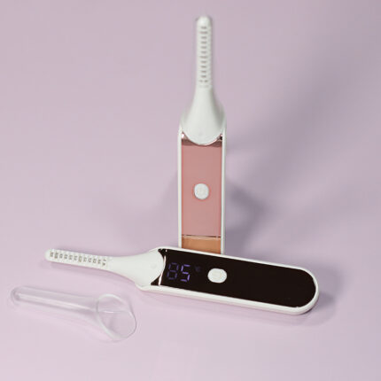 Recourbe-cils électrique. Accessoire de beauté