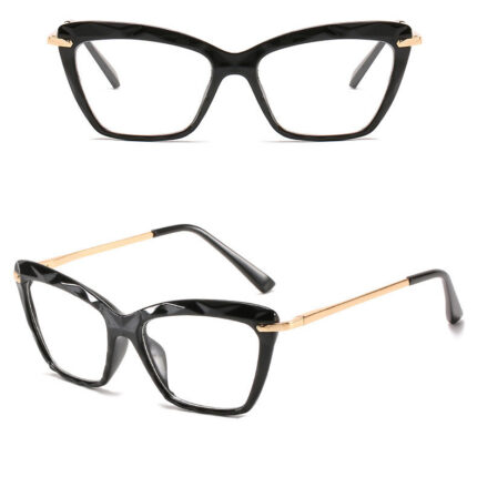 Lunettes à monture triangulaire ondulée par l’eau