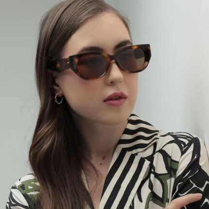 Lunettes de soleil à motif léopard et de protection UV à la mode pour femmes