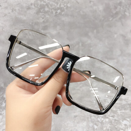 Lunettes de soleil amincissantes tendances et à la mode pour femmes