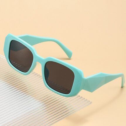 Lunettes tendances à la mode pour femmes
