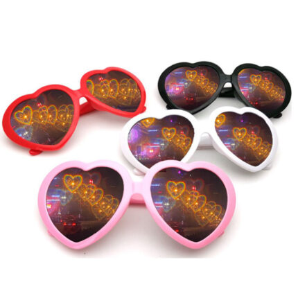 Lunettes de soleil en forme de coeur et à effet spéciaux à la mode pour femmes