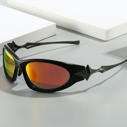 Lunettes de soleil punk futuristes à la mode