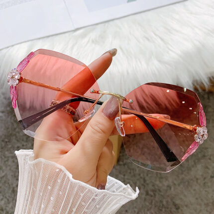 Lunettes de soleil en strass à la mode pour femmes